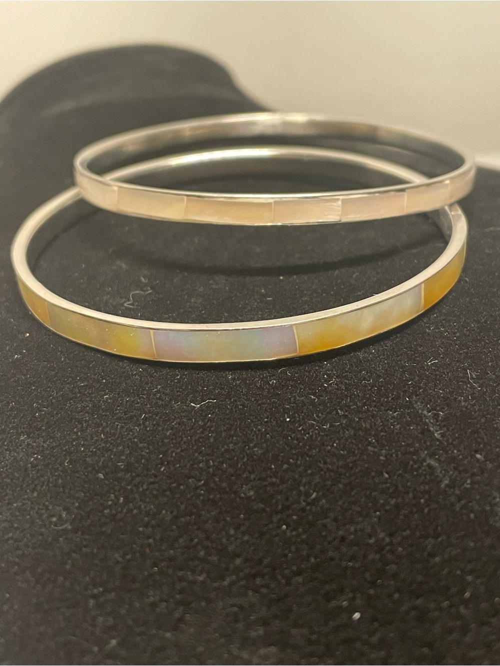 Mother of Pearl Inlay Bangle Bracelet - Yellow/White